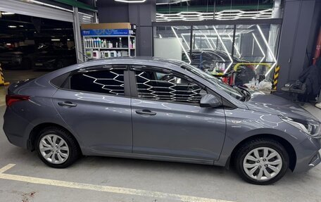 Hyundai Solaris II рестайлинг, 2019 год, 1 400 000 рублей, 4 фотография