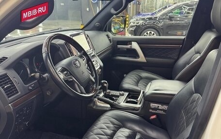 Toyota Land Cruiser 200, 2017 год, 6 590 000 рублей, 8 фотография