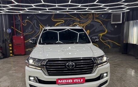 Toyota Land Cruiser 200, 2017 год, 6 590 000 рублей, 6 фотография