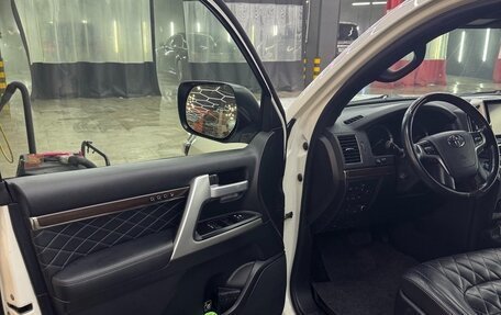 Toyota Land Cruiser 200, 2017 год, 6 590 000 рублей, 9 фотография