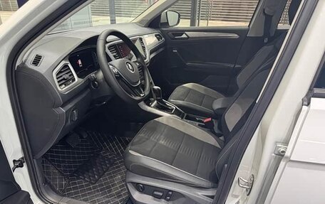 Volkswagen T-Roc I, 2022 год, 2 100 000 рублей, 10 фотография