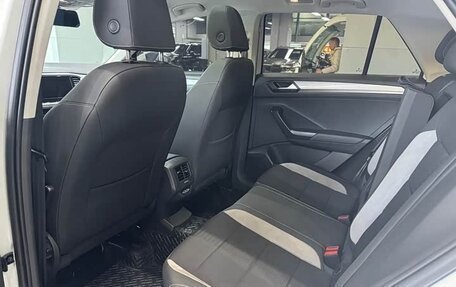 Volkswagen T-Roc I, 2022 год, 2 100 000 рублей, 12 фотография