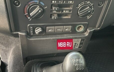 Land Rover Defender I, 2008 год, 4 000 000 рублей, 4 фотография