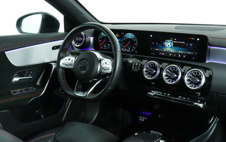 Mercedes-Benz CLA, 2022 год, 3 498 000 рублей, 12 фотография