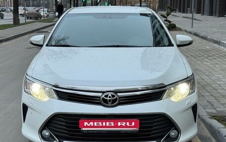 Toyota Camry, 2015 год, 1 575 000 рублей, 2 фотография