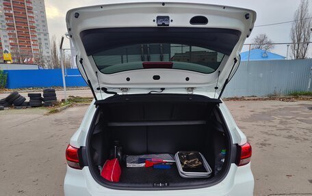 KIA Rio IV, 2018 год, 1 650 000 рублей, 2 фотография