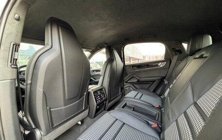 Porsche Cayenne III, 2025 год, 24 990 000 рублей, 25 фотография