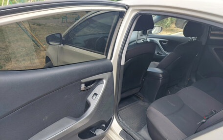 Hyundai Elantra V, 2012 год, 900 000 рублей, 3 фотография