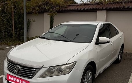 Toyota Camry, 2014 год, 990 000 рублей, 2 фотография