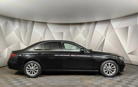 Mercedes-Benz E-Класс, 2019 год, 2 790 000 рублей, 6 фотография