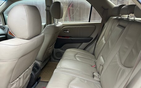 Lexus RX IV рестайлинг, 2002 год, 800 000 рублей, 8 фотография