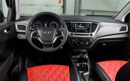 Hyundai Solaris II рестайлинг, 2018 год, 899 000 рублей, 6 фотография