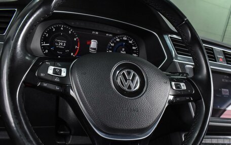 Volkswagen Tiguan II, 2017 год, 2 730 000 рублей, 19 фотография