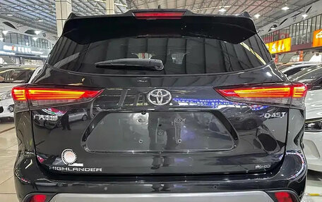 Toyota Highlander, 2022 год, 3 594 555 рублей, 5 фотография