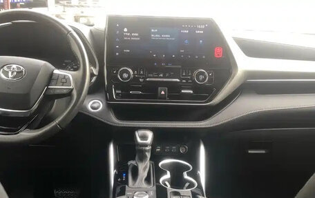 Toyota Highlander, 2022 год, 3 594 555 рублей, 13 фотография