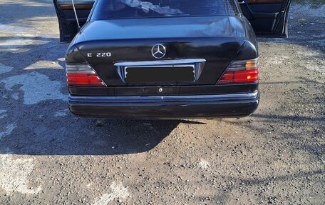 Mercedes-Benz E-Класс, 1994 год, 330 000 рублей, 3 фотография