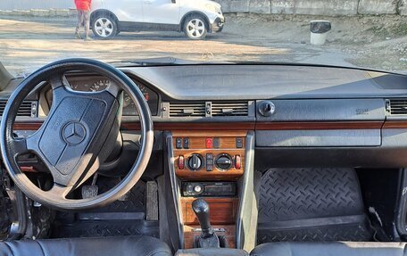 Mercedes-Benz E-Класс, 1994 год, 330 000 рублей, 7 фотография