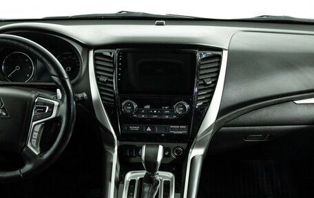 Mitsubishi Pajero Sport III рестайлинг, 2018 год, 2 849 000 рублей, 14 фотография