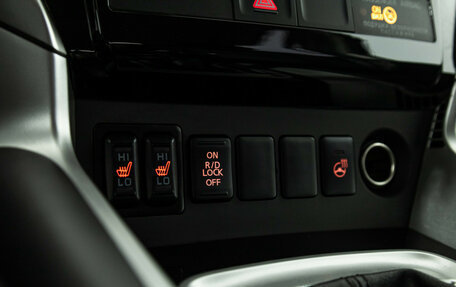 Mitsubishi Pajero Sport III рестайлинг, 2018 год, 2 849 000 рублей, 17 фотография