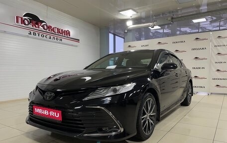 Toyota Camry, 2022 год, 3 670 000 рублей, 1 фотография