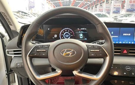 Hyundai Elantra, 2022 год, 1 600 000 рублей, 7 фотография