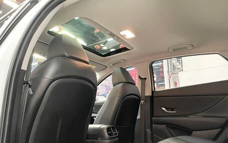 Hyundai Elantra, 2022 год, 1 600 000 рублей, 3 фотография