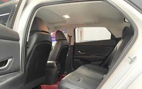 Hyundai Elantra, 2022 год, 1 600 000 рублей, 4 фотография