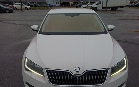 Skoda Superb III рестайлинг, 2017 год, 2 290 000 рублей, 10 фотография