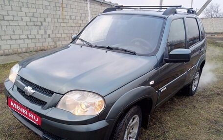 Chevrolet Niva I рестайлинг, 2017 год, 630 000 рублей, 3 фотография