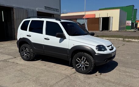 Chevrolet Niva I рестайлинг, 2019 год, 820 000 рублей, 2 фотография