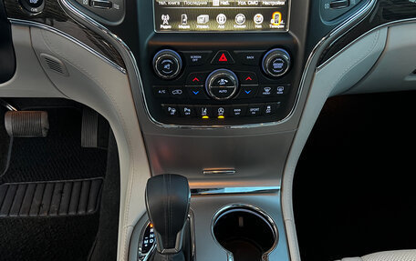 Jeep Grand Cherokee, 2018 год, 3 500 000 рублей, 18 фотография