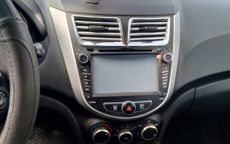 Hyundai Solaris II рестайлинг, 2011 год, 650 000 рублей, 5 фотография