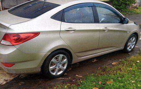 Hyundai Solaris II рестайлинг, 2011 год, 650 000 рублей, 1 фотография