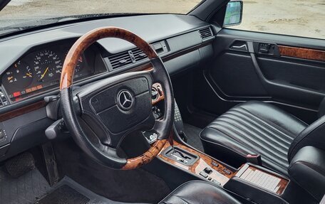 Mercedes-Benz E-Класс, 1993 год, 1 500 000 рублей, 11 фотография