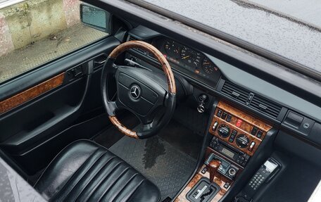 Mercedes-Benz E-Класс, 1993 год, 1 500 000 рублей, 9 фотография