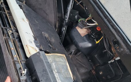 Mercedes-Benz E-Класс, 1993 год, 1 500 000 рублей, 21 фотография