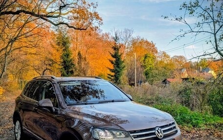 Volkswagen Touareg III, 2011 год, 1 870 000 рублей, 1 фотография