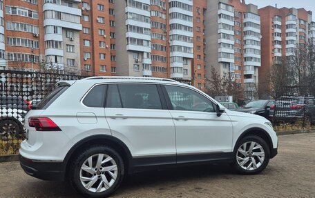 Volkswagen Tiguan II, 2021 год, 3 000 000 рублей, 3 фотография