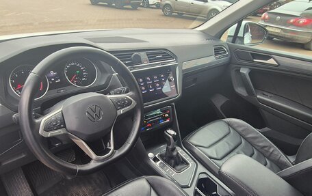 Volkswagen Tiguan II, 2021 год, 3 000 000 рублей, 16 фотография