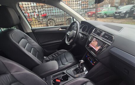 Volkswagen Tiguan II, 2021 год, 3 000 000 рублей, 14 фотография