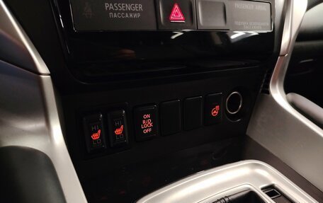 Mitsubishi Pajero Sport III рестайлинг, 2018 год, 2 525 000 рублей, 12 фотография