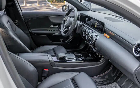 Mercedes-Benz A-Класс, 2021 год, 1 650 000 рублей, 12 фотография