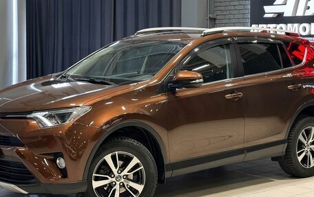 Toyota RAV4, 2017 год, 2 400 000 рублей, 2 фотография