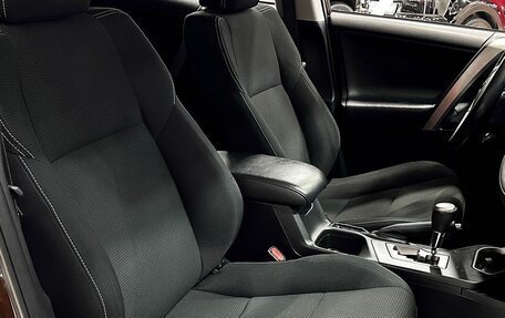 Toyota RAV4, 2017 год, 2 400 000 рублей, 16 фотография