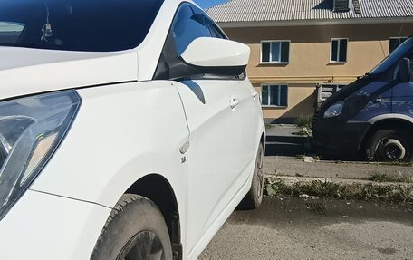 Hyundai Solaris II рестайлинг, 2015 год, 910 000 рублей, 3 фотография