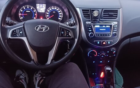 Hyundai Solaris II рестайлинг, 2015 год, 910 000 рублей, 9 фотография