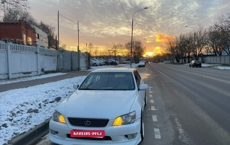 Lexus IS II рестайлинг 2, 1999 год, 880 000 рублей, 2 фотография