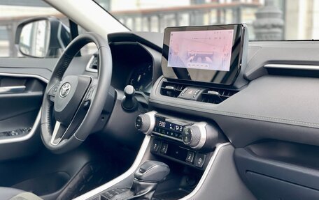 Toyota RAV4, 2024 год, 3 799 000 рублей, 4 фотография