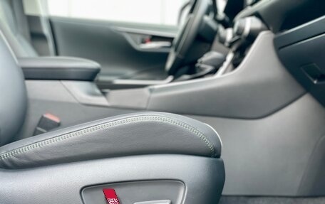 Toyota RAV4, 2024 год, 3 799 000 рублей, 5 фотография