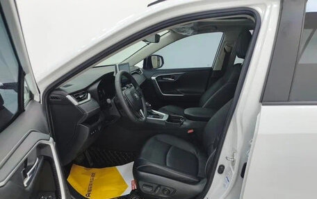 Toyota RAV4, 2022 год, 3 110 000 рублей, 5 фотография